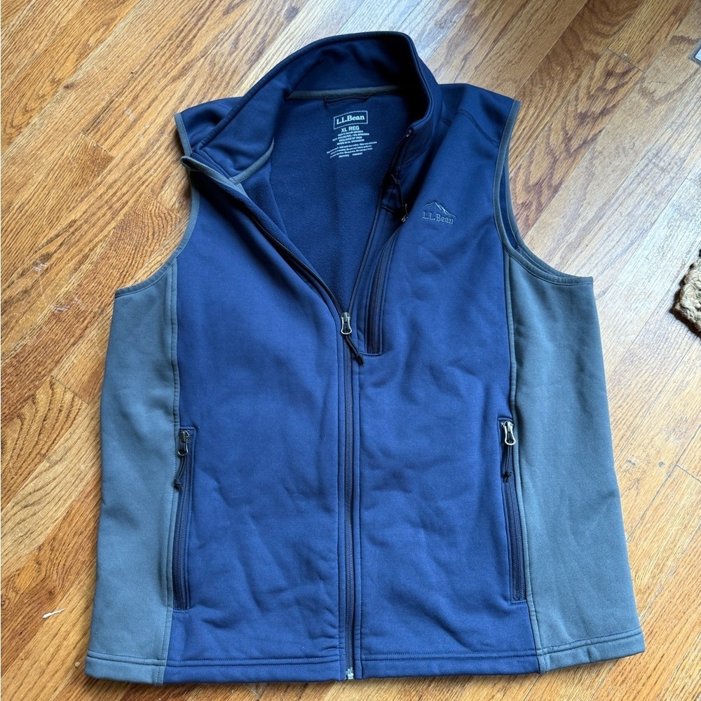 L.L. Bean Men’s Navy and Charcoal Fleeced Lines Vest size: XL